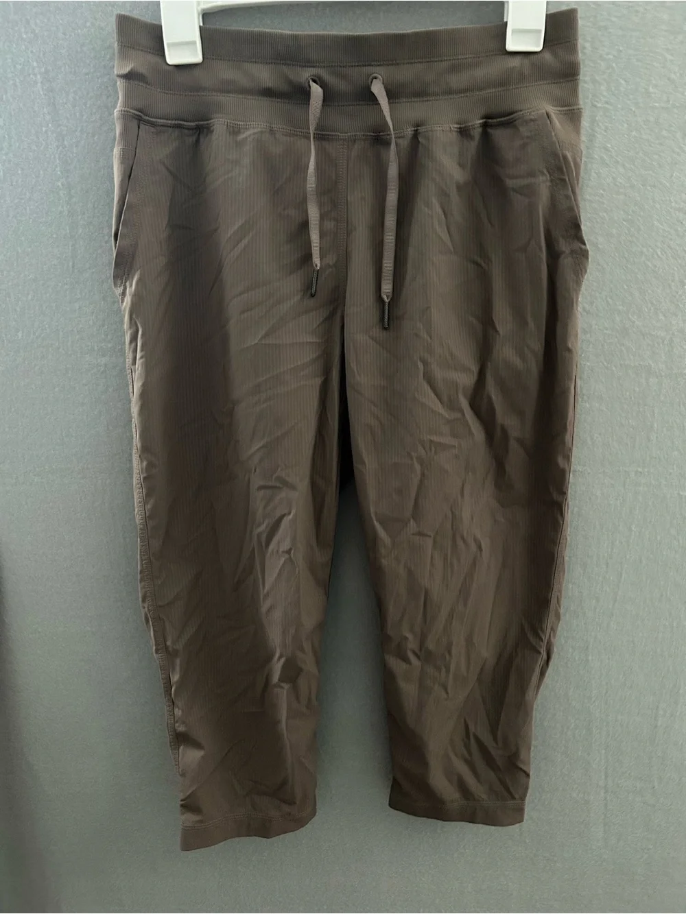 Lululemon Dance Studio Pants Women's 6 Brown Mid Rise Crop 19'' inseam